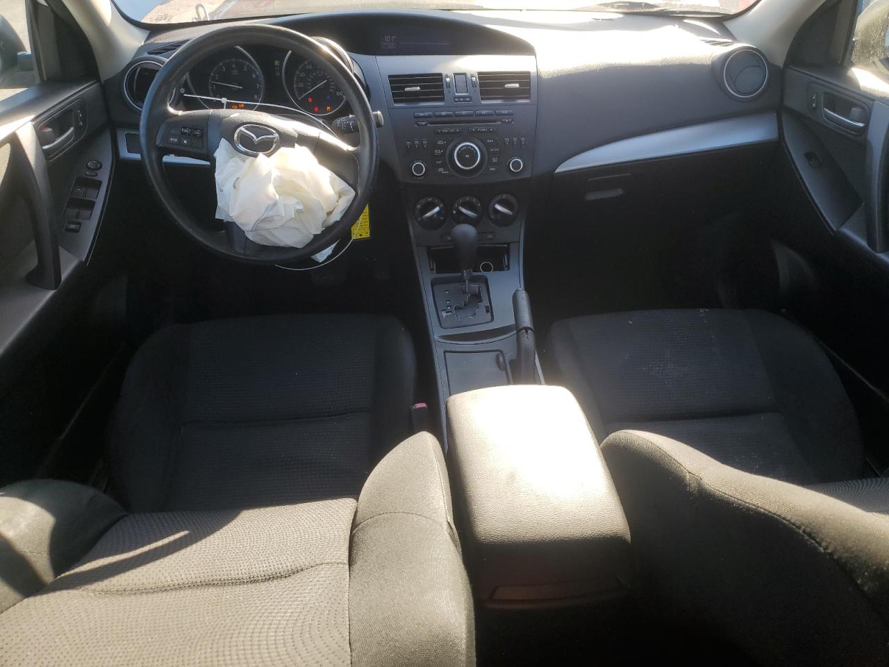 2013 Mazda 3 - Image 8