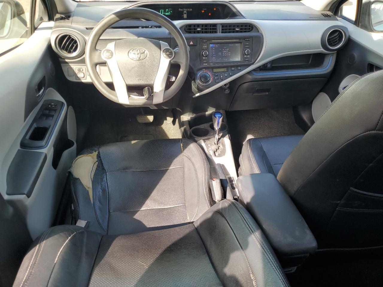 2012 Toyota Prius - Image 8