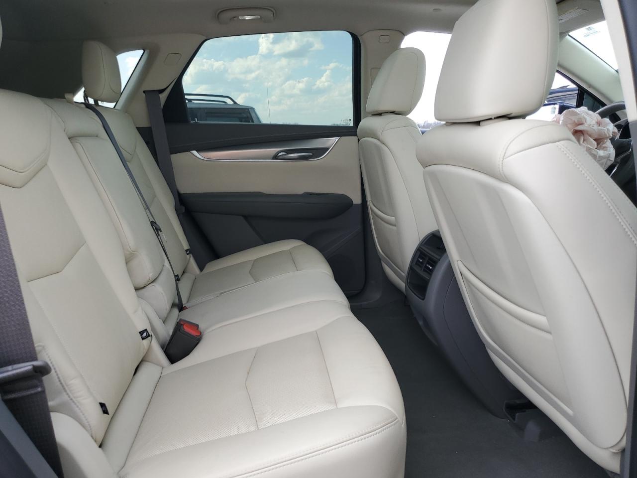 2018 Cadillac XT5 - Image 12