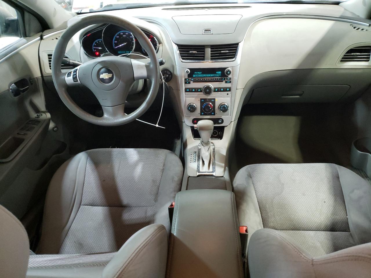 2010 Chevrolet Malibu - Image 8