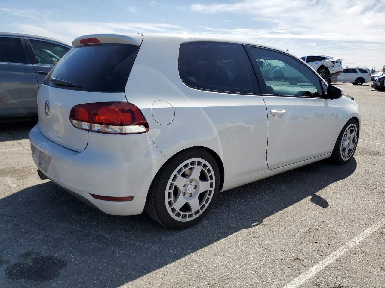 2010 Volkswagen Golf - Image 3