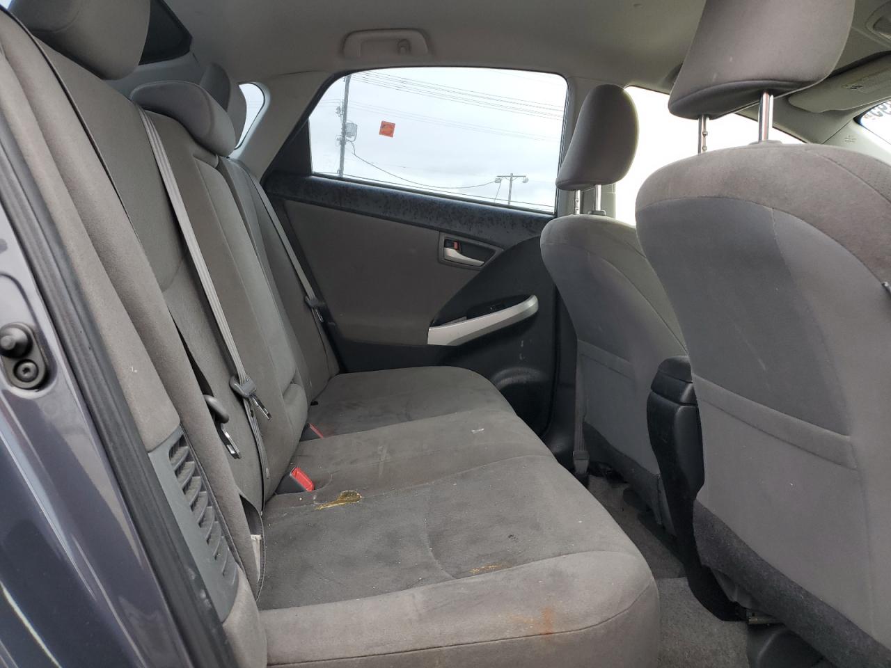 2014 Toyota Prius - Image 10