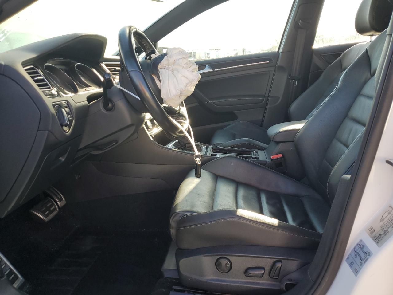 2017 Volkswagen Golf - Image 7