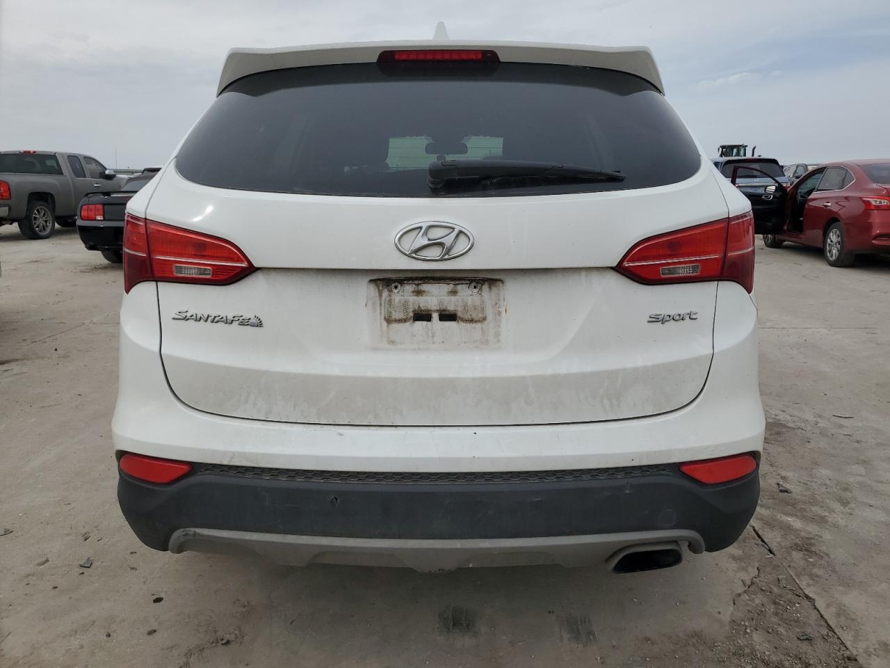 2016 Hyundai Santa Fe - Image 6