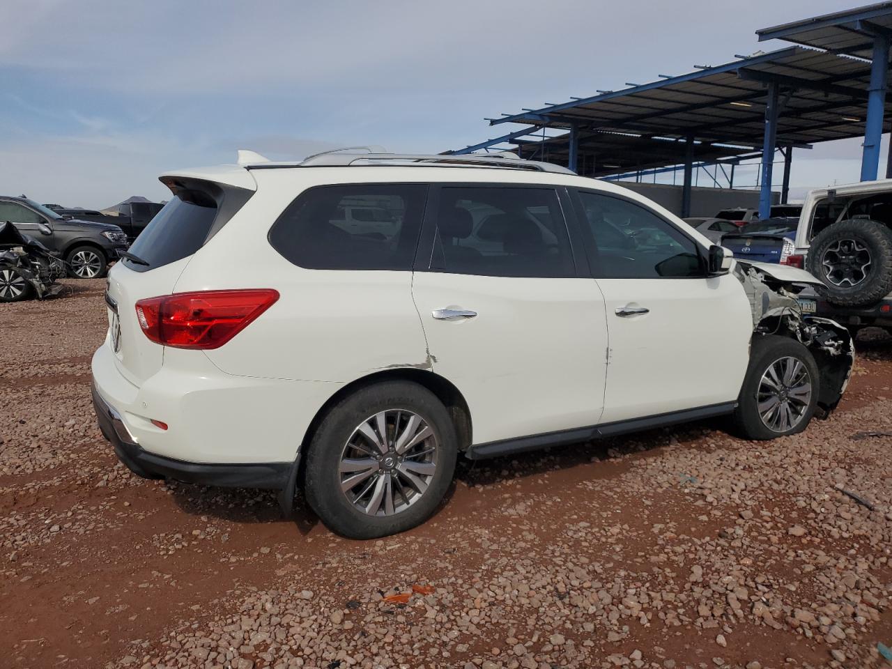2019 Nissan Pathfinder - Image 3