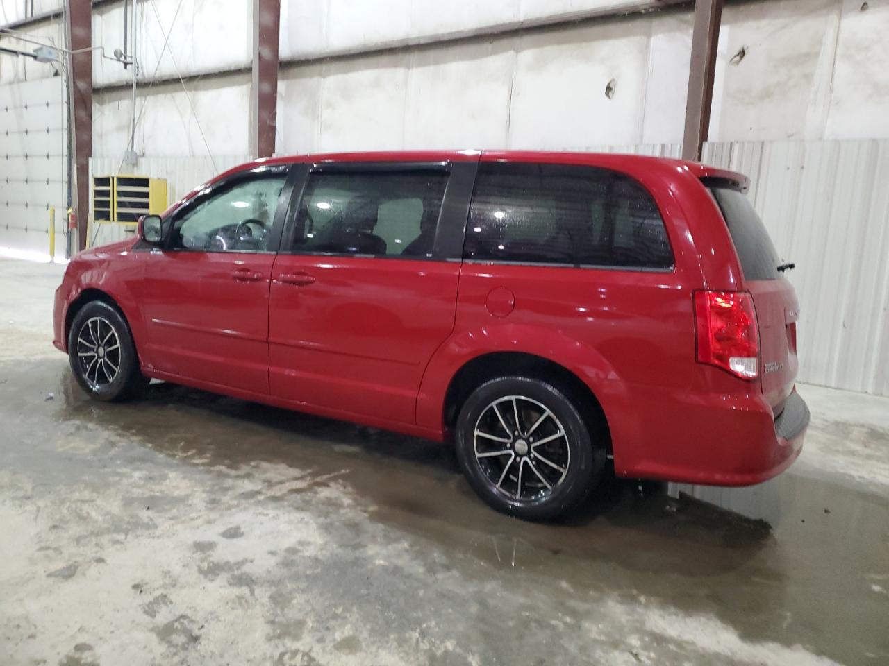 2016 Dodge Caravan - Image 2