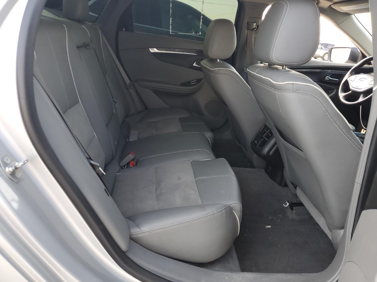 2015 Chevrolet Impala - Image 10
