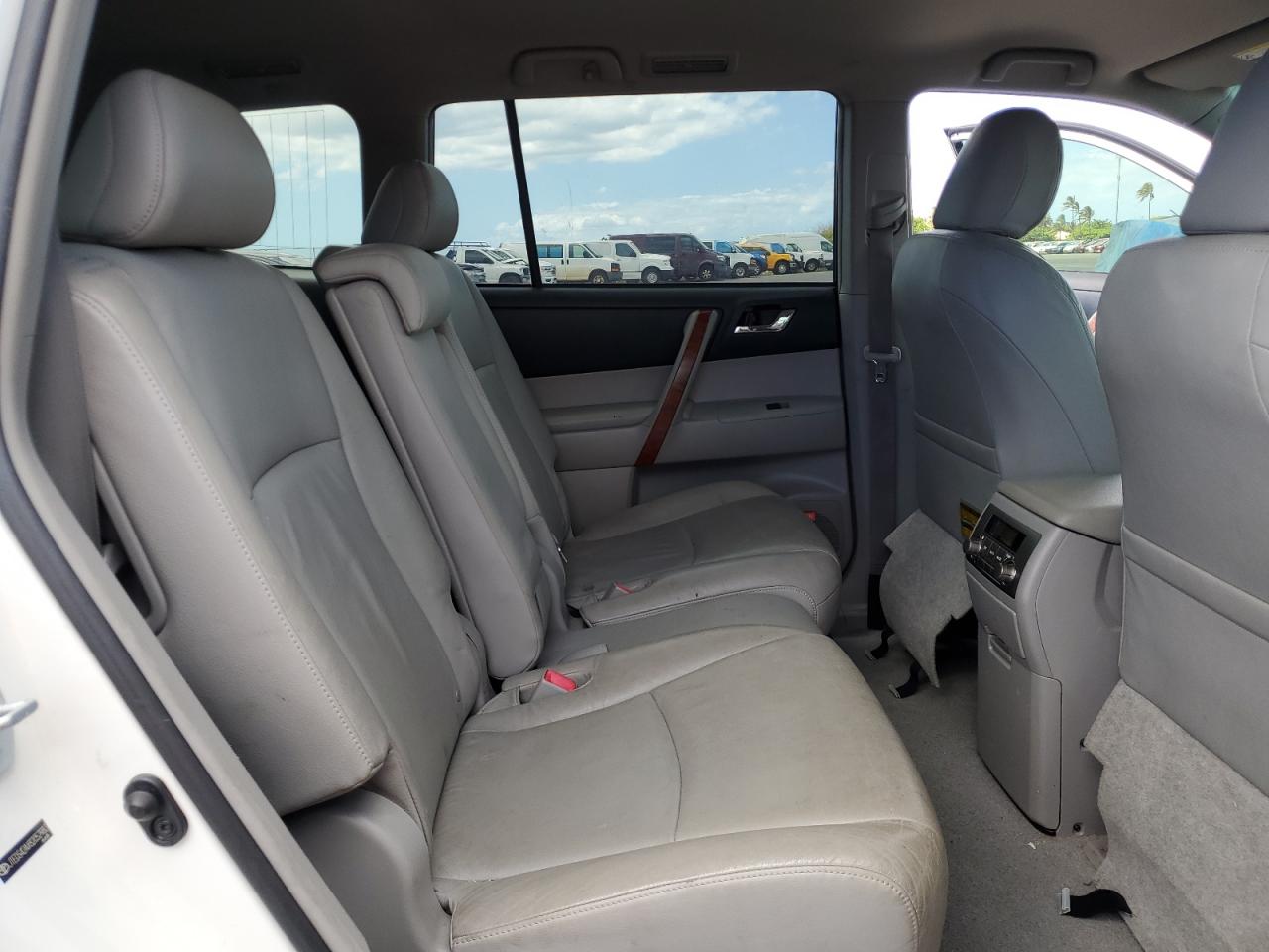 2008 Toyota Highlander - Image 11