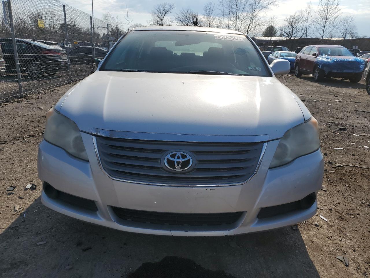 2008 Toyota Avalon - Image 5
