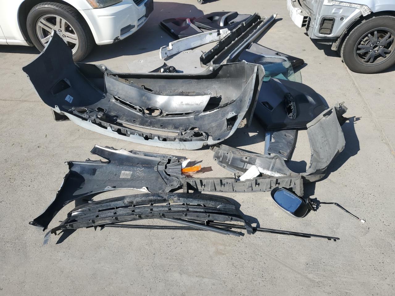 2015 Toyota Prius - Image 12