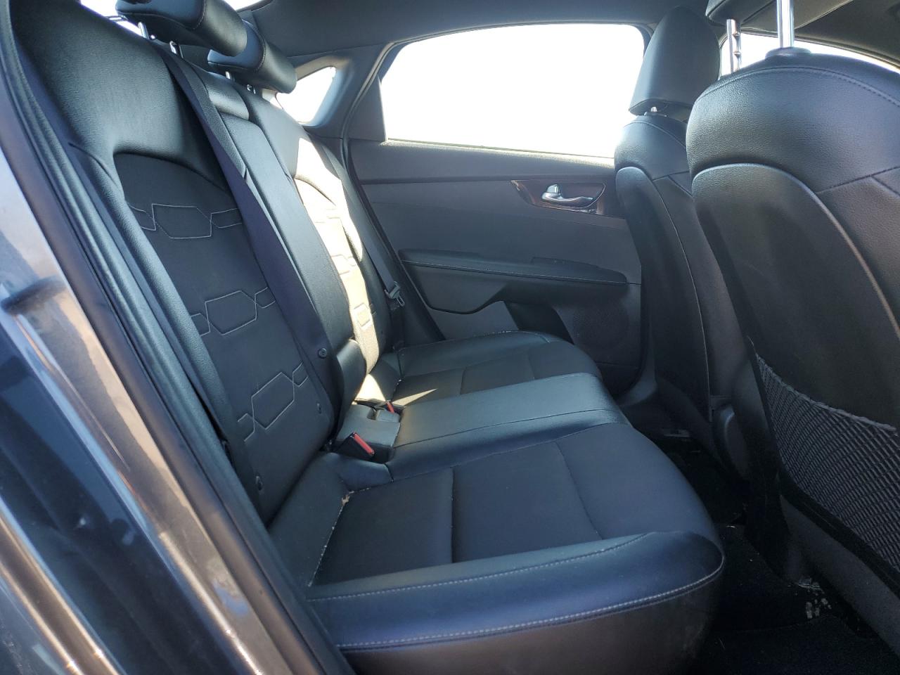 2021 Kia Forte - Image 10