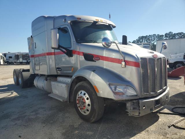 2014 Peterbilt 579 Semi Truck