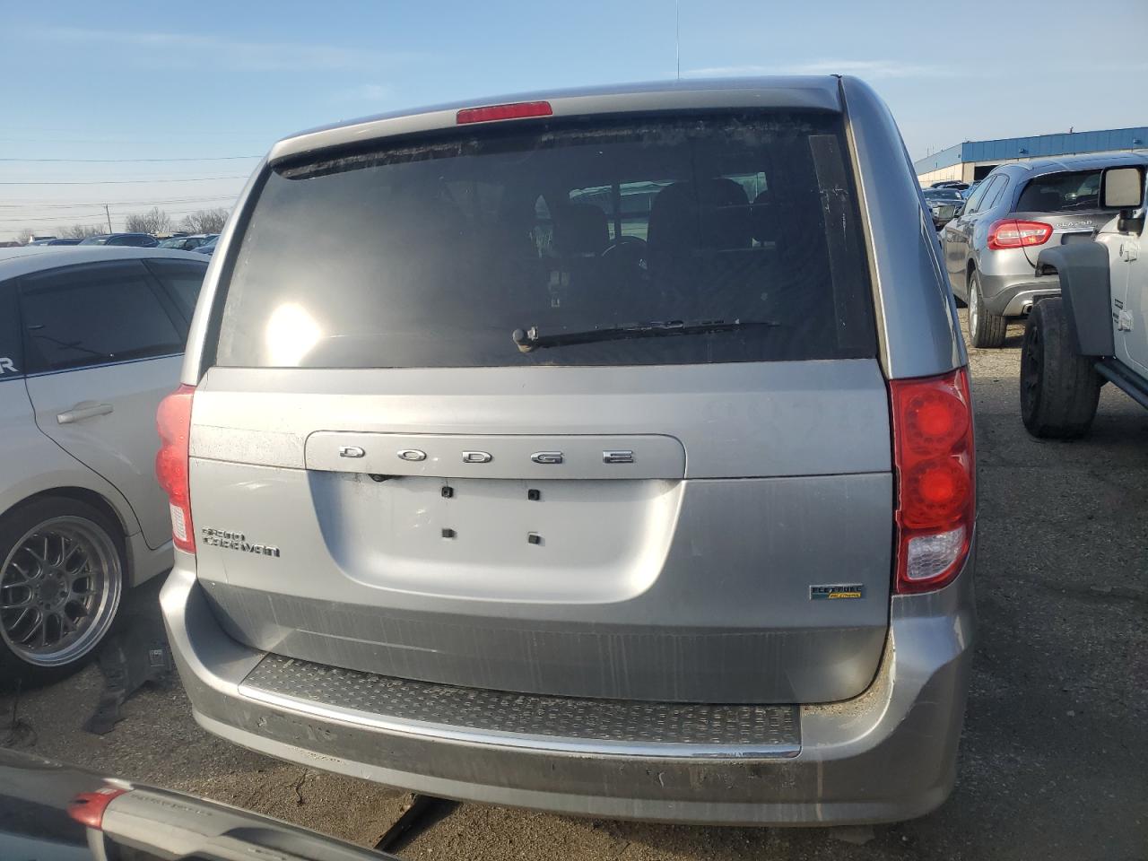 2019 Dodge Caravan - Image 6