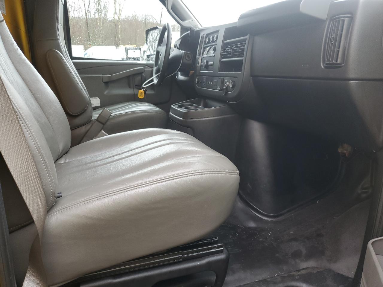 2022 GMC Savana Cutaway G3500 VIN: 7GZ37TC74NN001930 Lot: 49289155