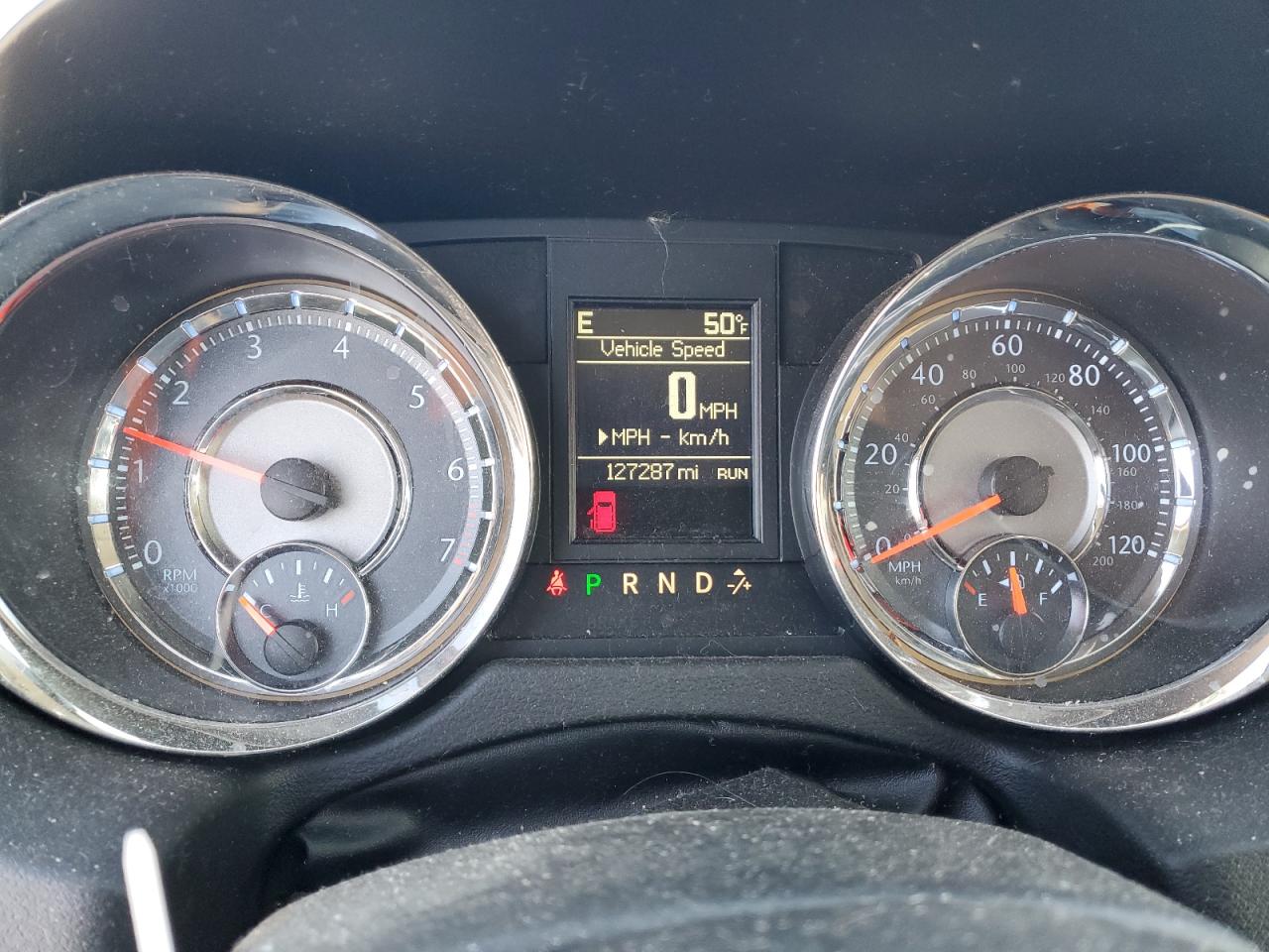 2014 Chrysler Town & Country - Image 9