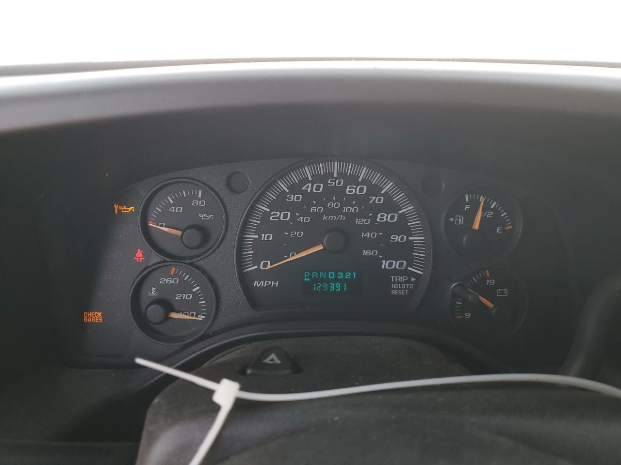 2005 Chevrolet Express - Image 9
