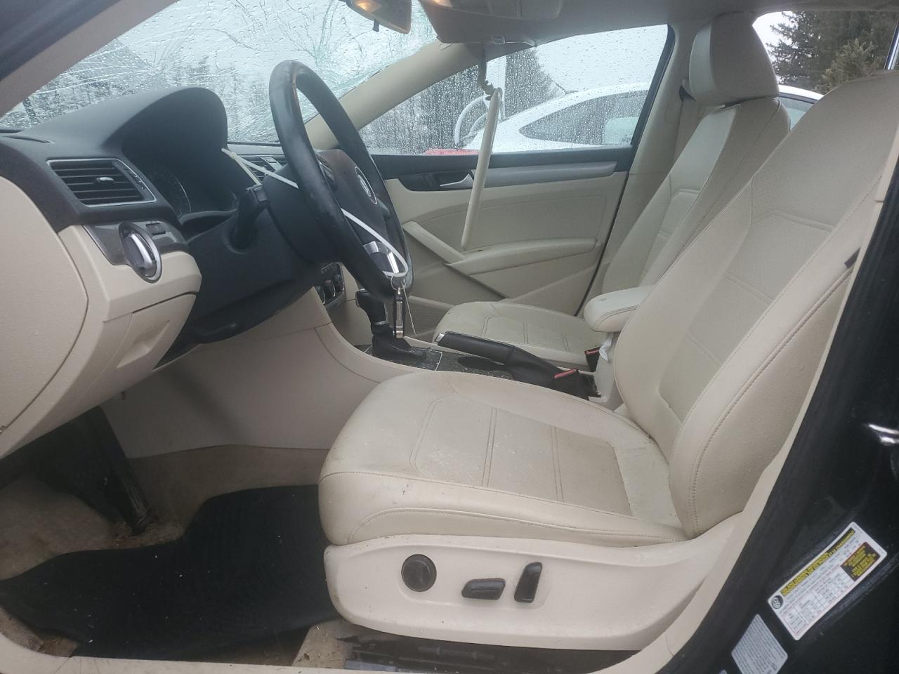 2015 Volkswagen Passat - Image 7