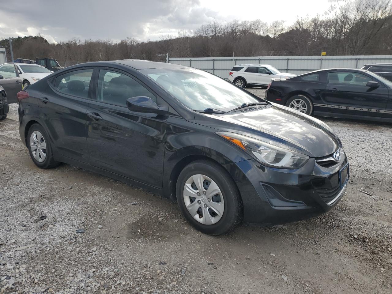 2016 Hyundai Elantra - Image 4