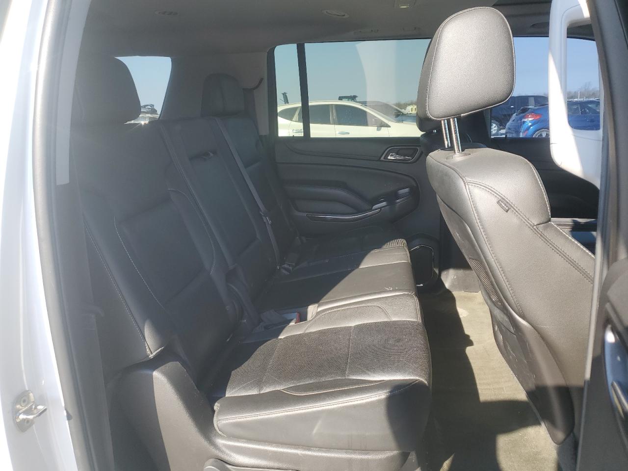 2015 GMC Yukon - Image 12