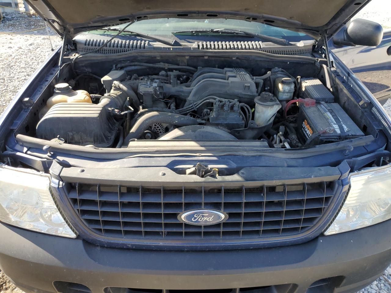 2005 Ford Explorer - Image 12