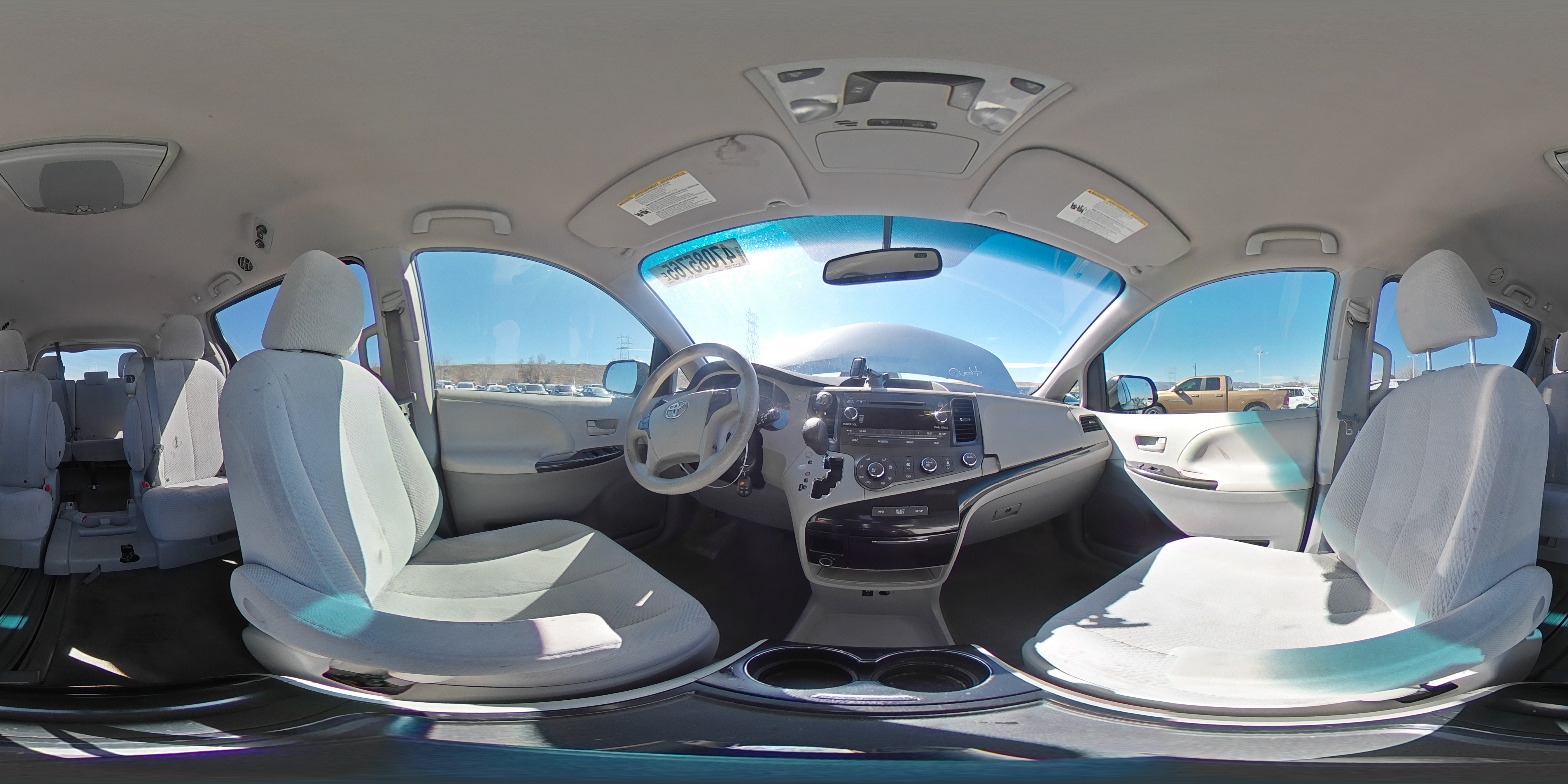 2012 Toyota Sienna - Image 15