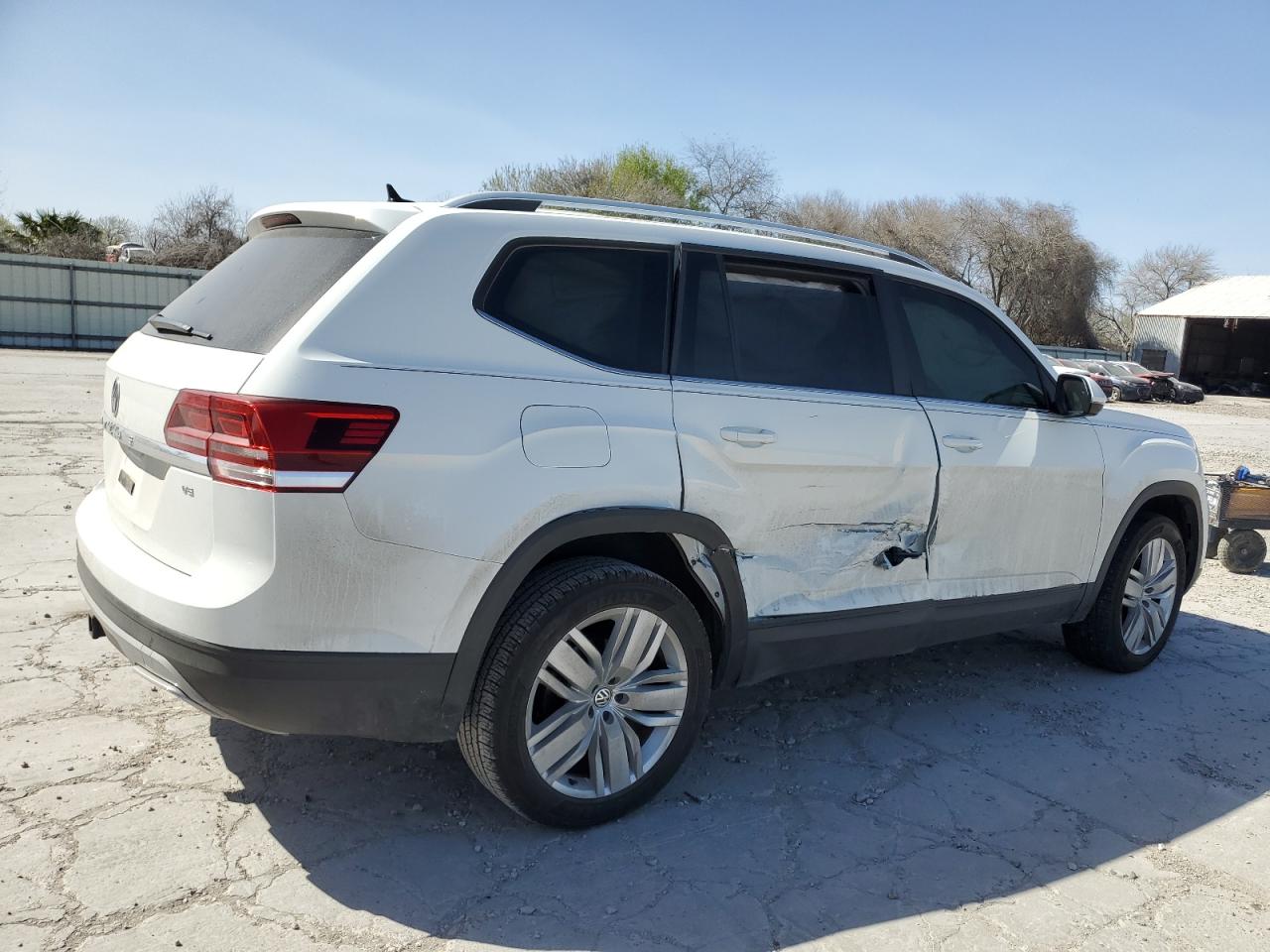 2019 Volkswagen Atlas - Image 3