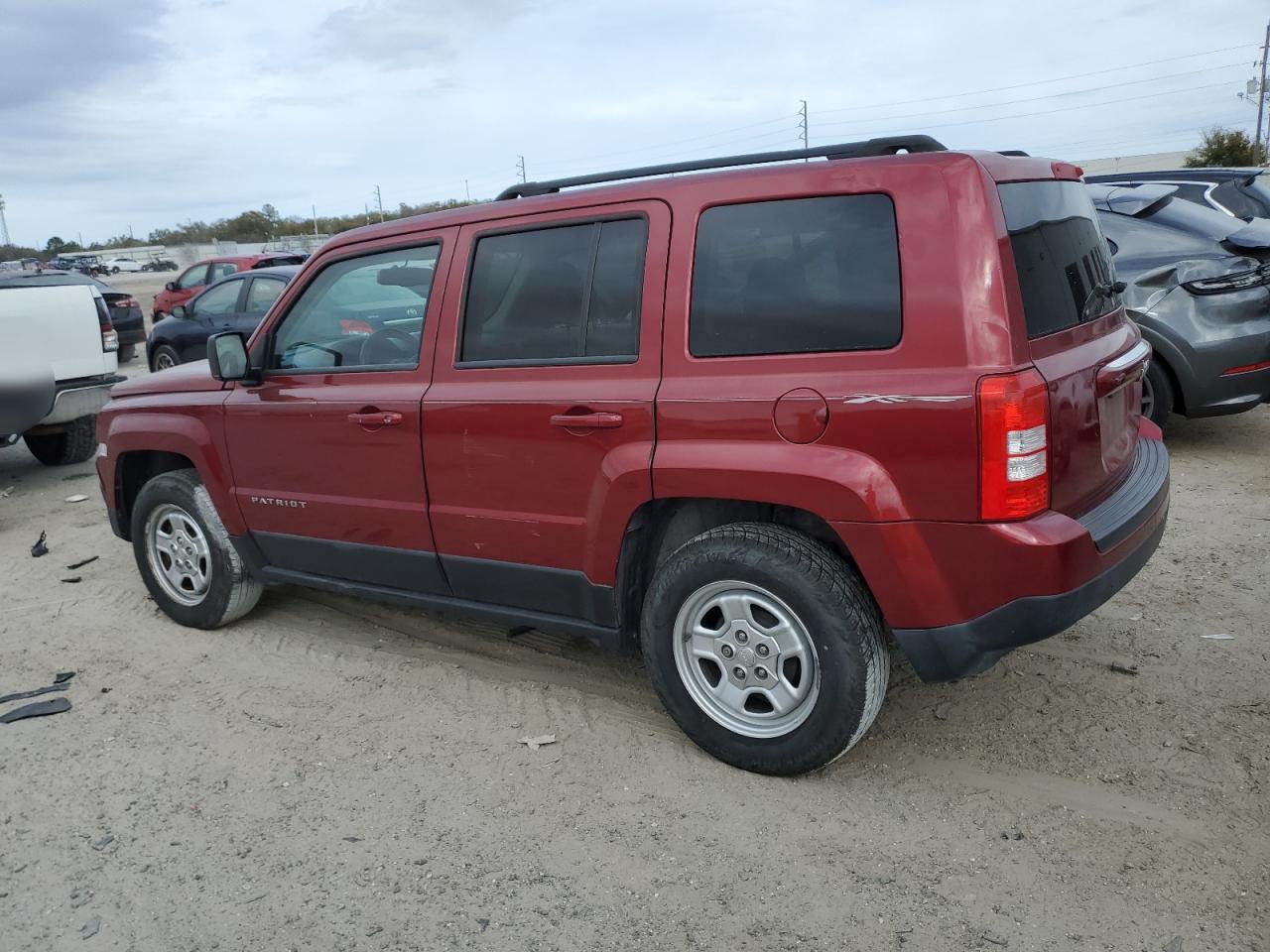 2016 Jeep Liberty (Patriot) - Image 2