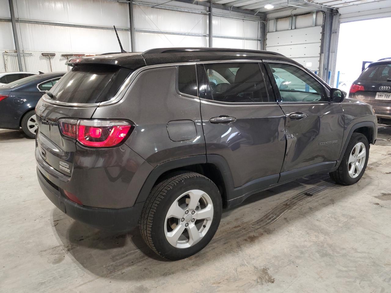 2018 Jeep Compass - Image 3