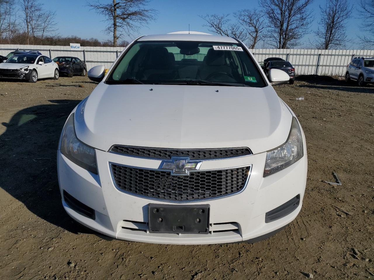 2014 Chevrolet Cruze - Image 5