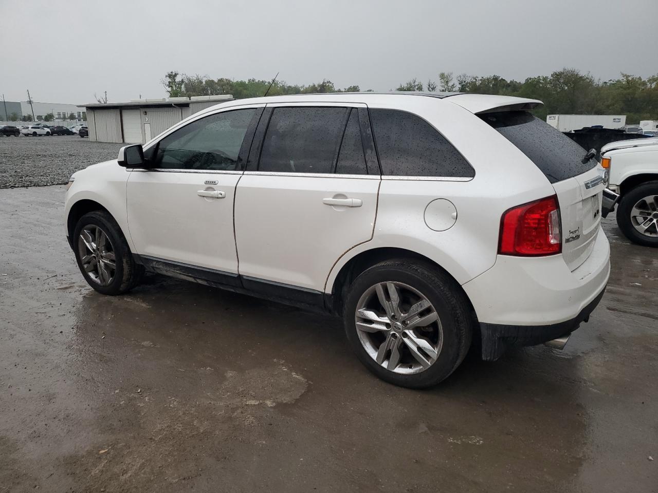 2011 Ford Edge - Image 2