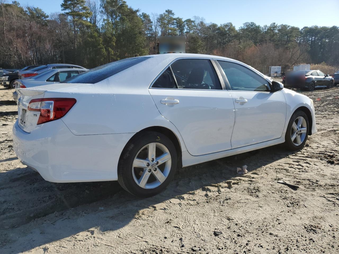 2014 Toyota Camry - Image 3