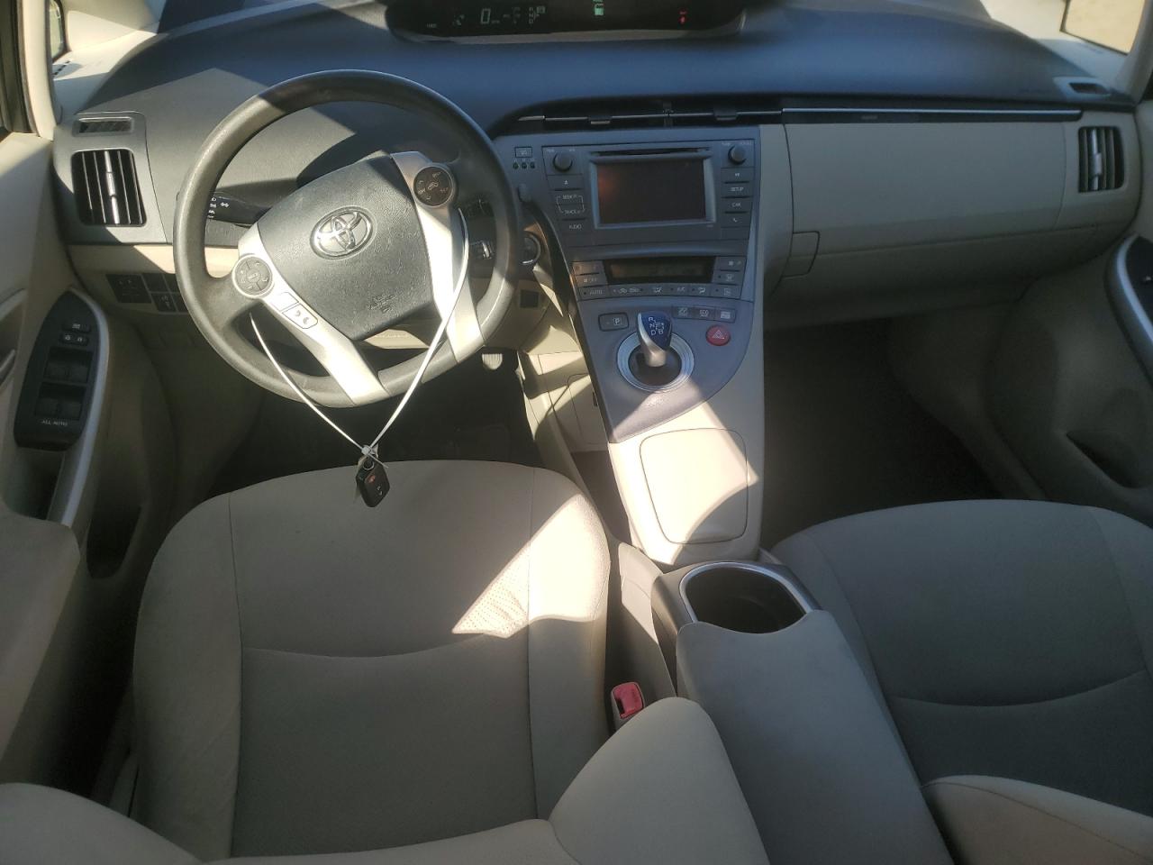 2013 Toyota Prius - Image 8
