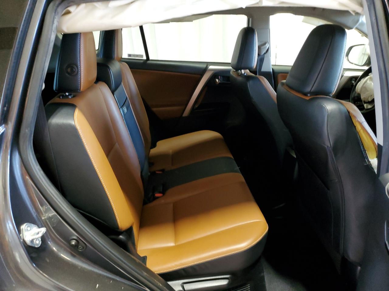 2018 Toyota RAV 4 - Image 11