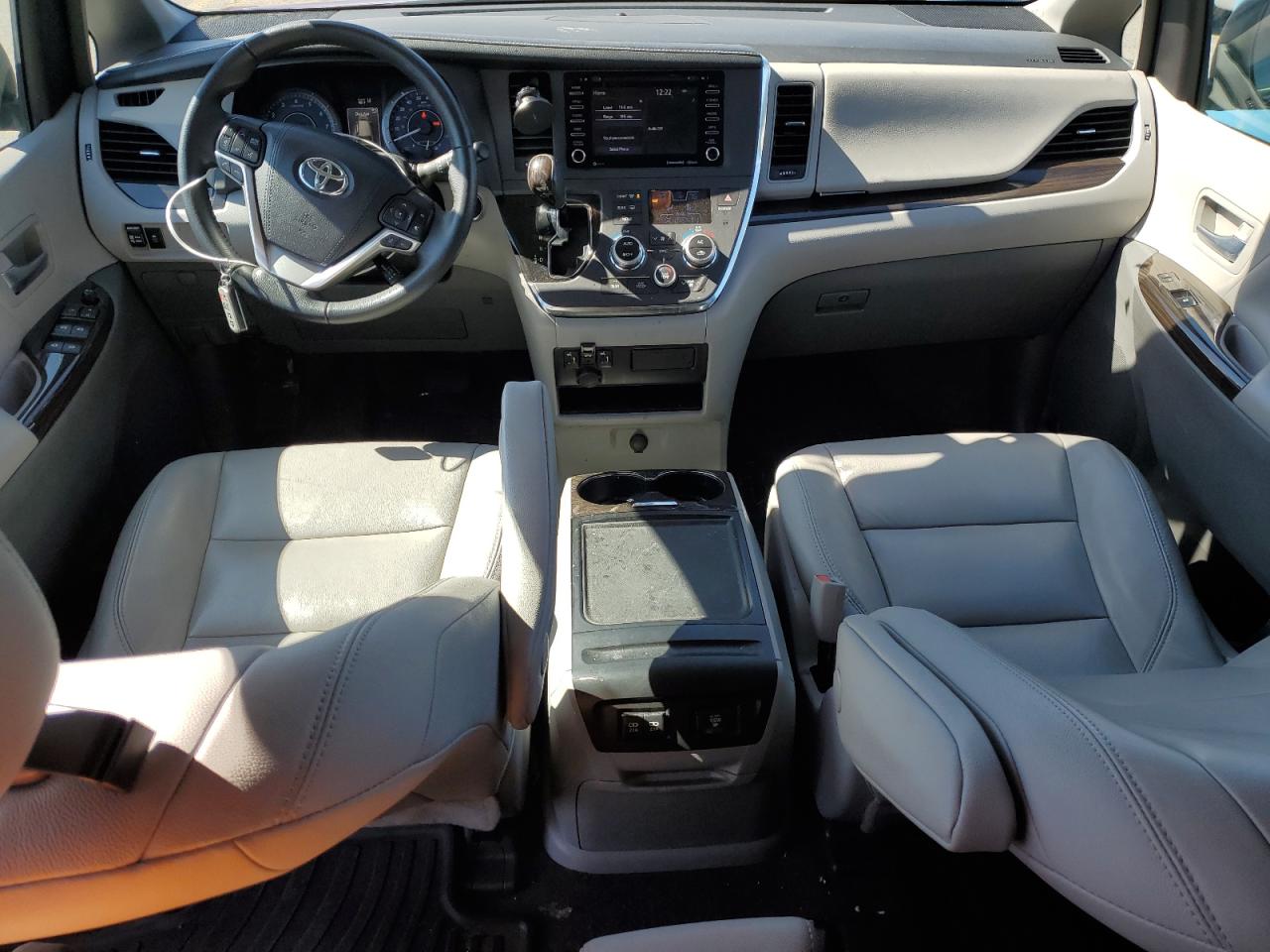 2018 Toyota Sienna - Image 8
