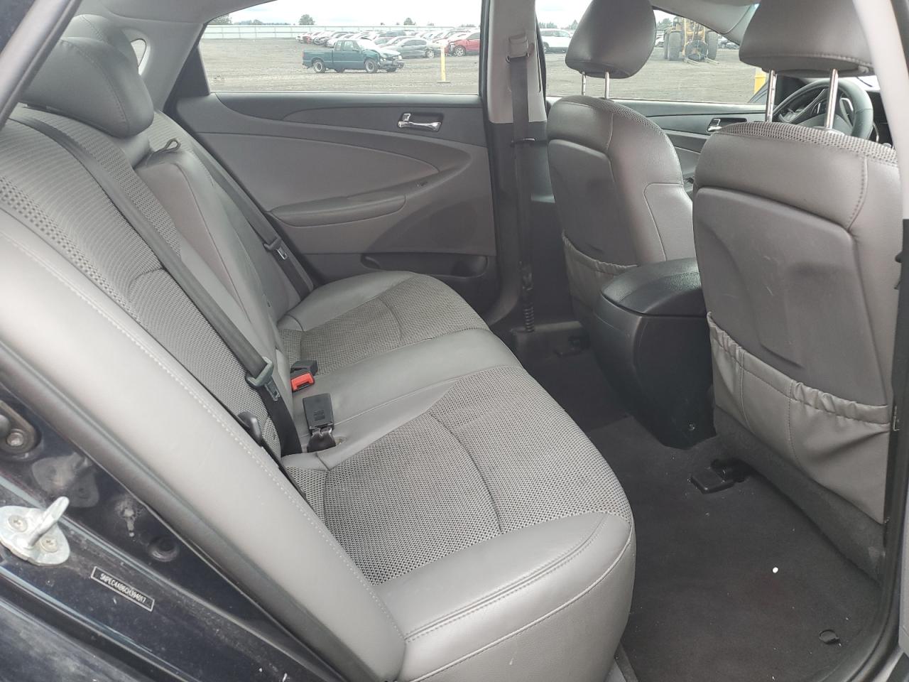2012 Hyundai Sonata - Image 10