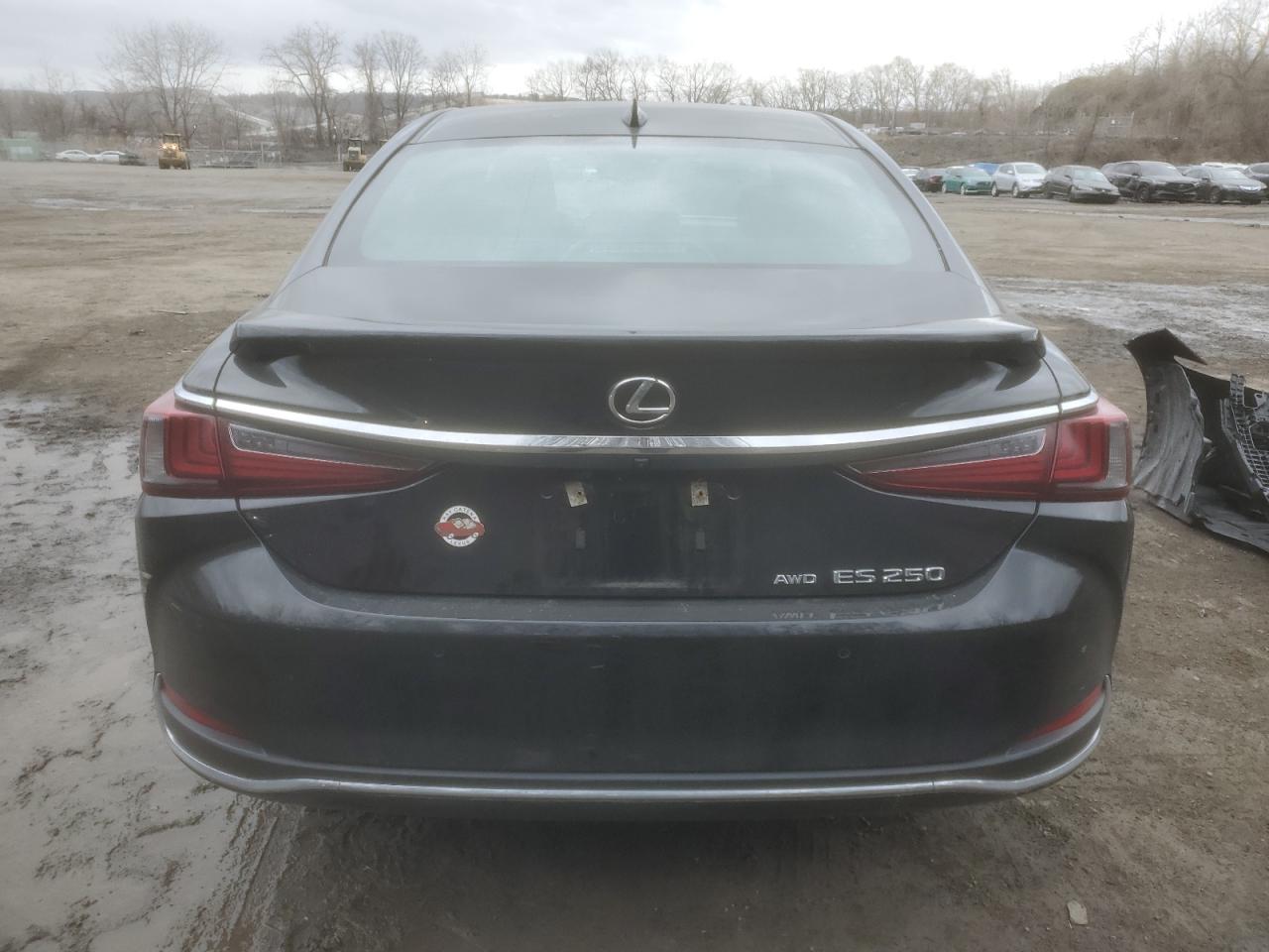 2022 Lexus ES - Image 6