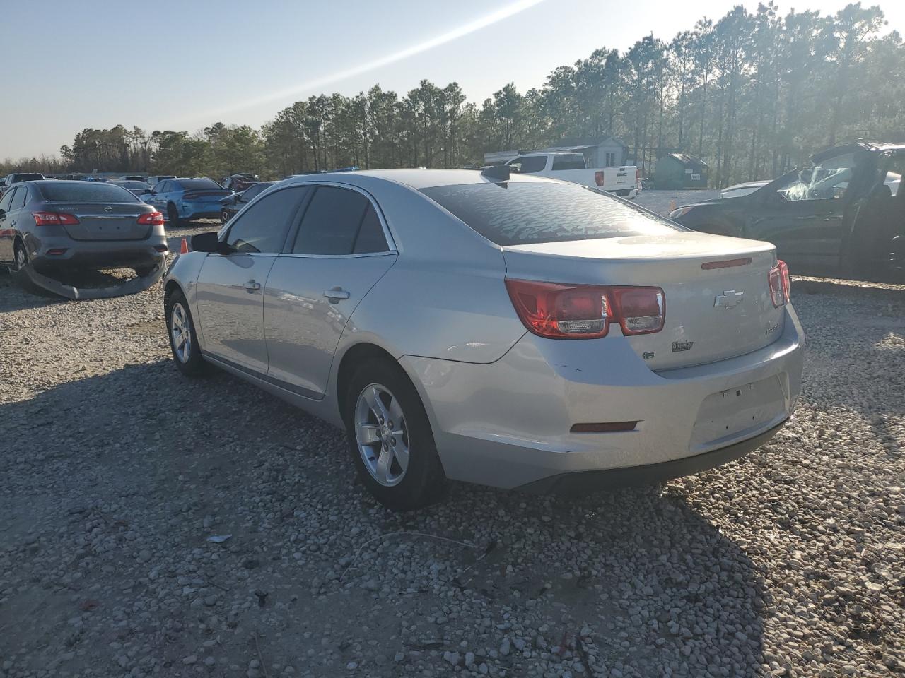 2016 Chevrolet Malibu - Image 2