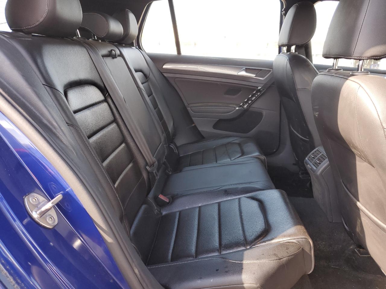 2019 Volkswagen Golf - Image 10