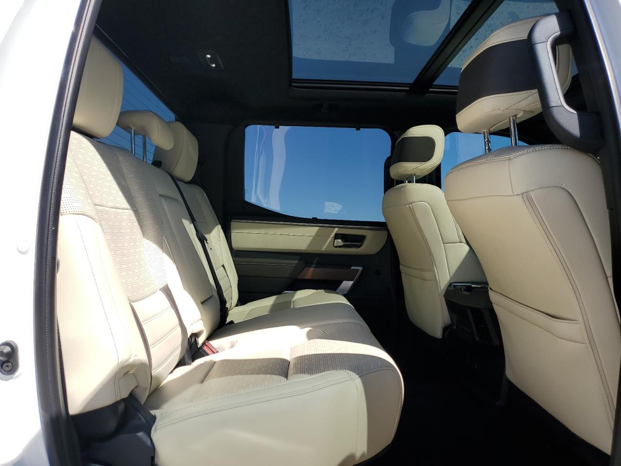 2023 Toyota Tundra - Image 10