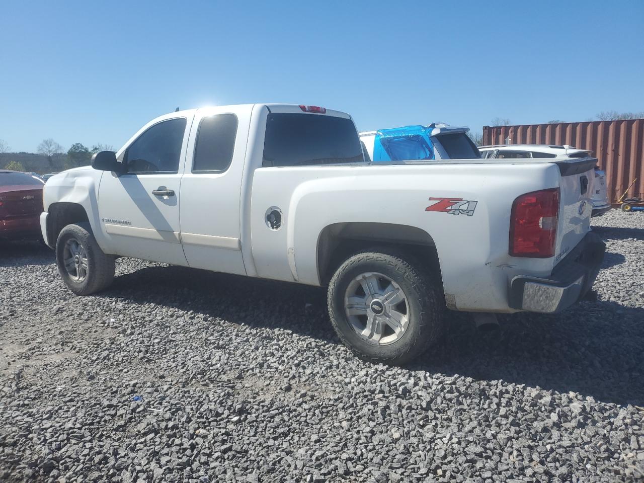 2007 Chevrolet Silverado - Image 2