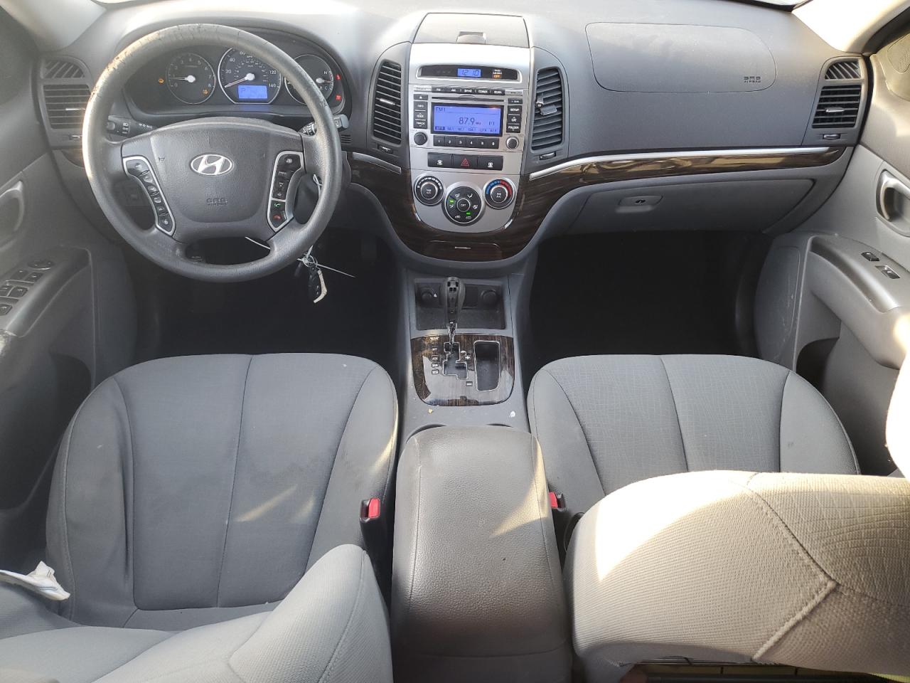 2010 Hyundai Santa Fe - Image 8