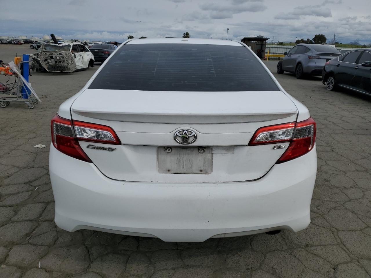 2014 Toyota Camry - Image 6