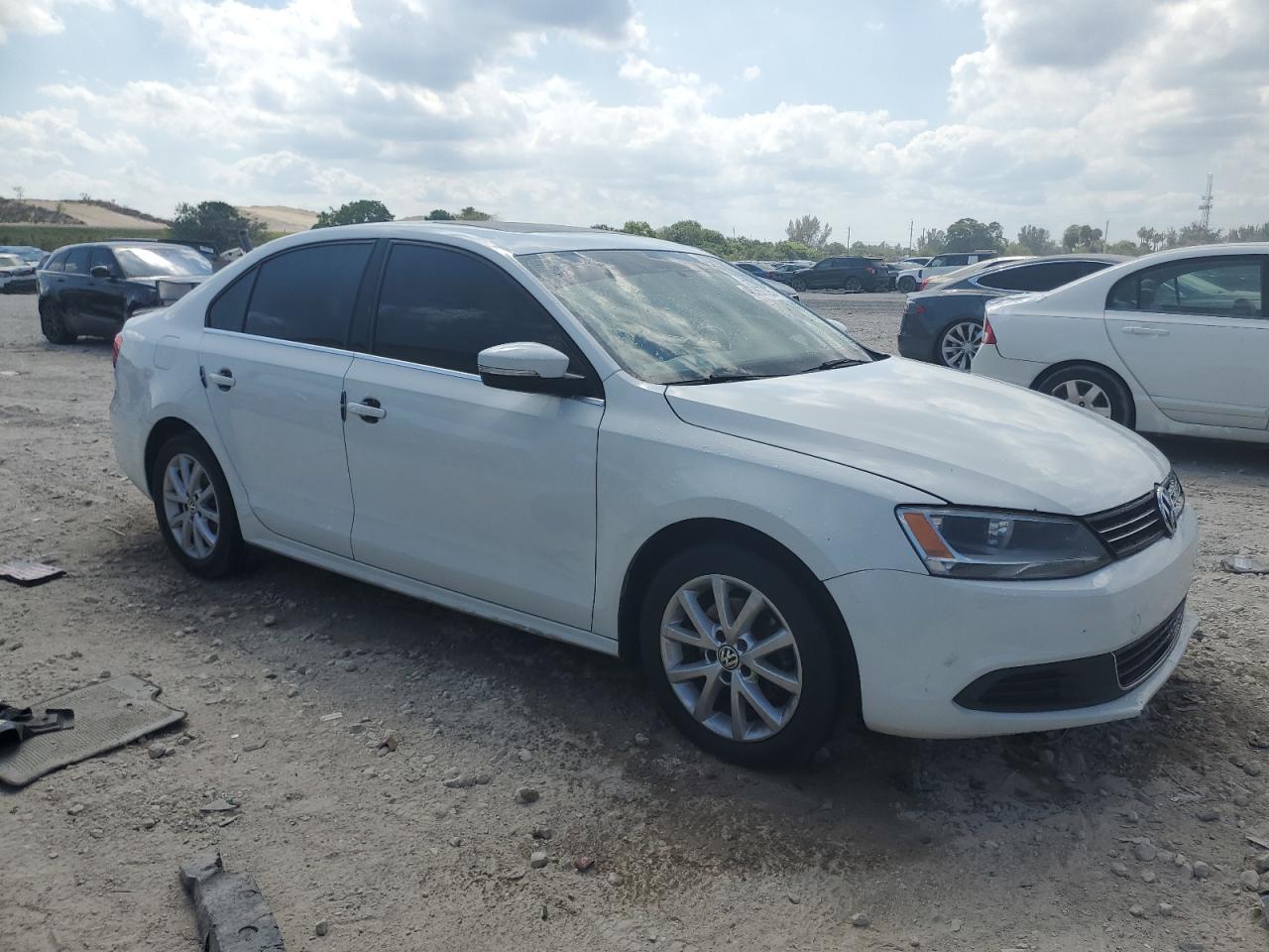 2014 Volkswagen Jetta - Image 4