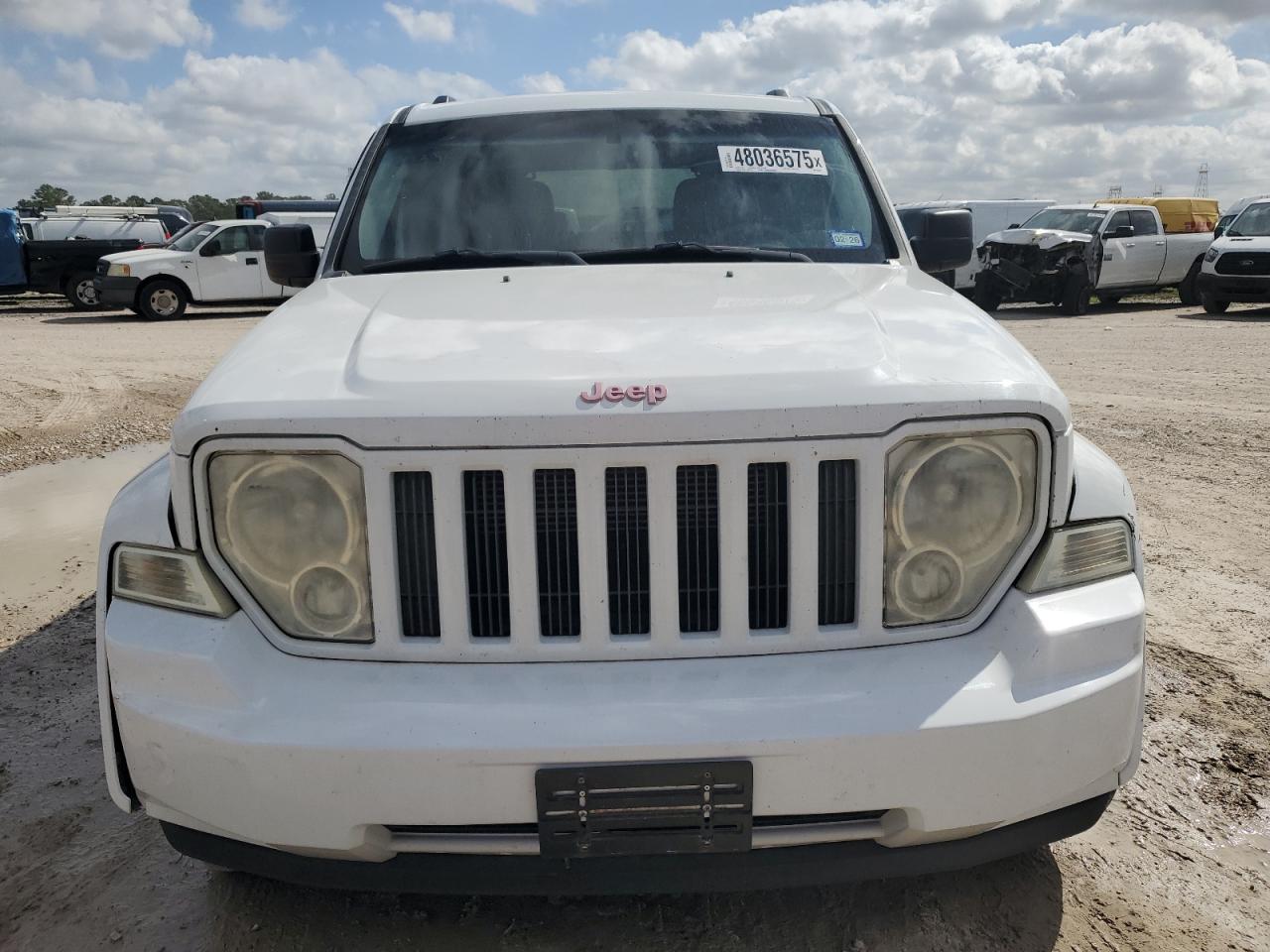 2012 Jeep Liberty (North America) - Image 5