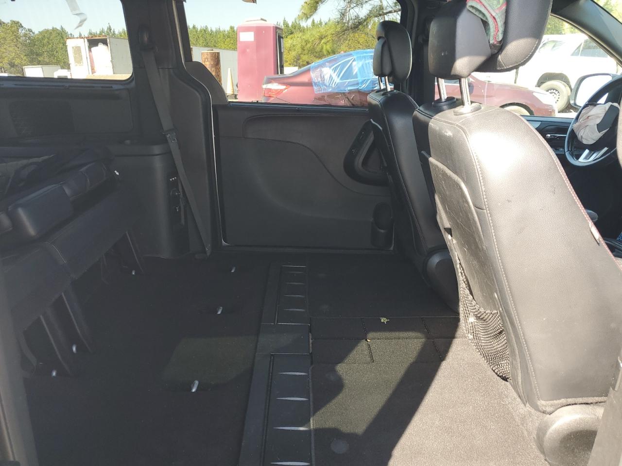 2013 Dodge Caravan - Image 11