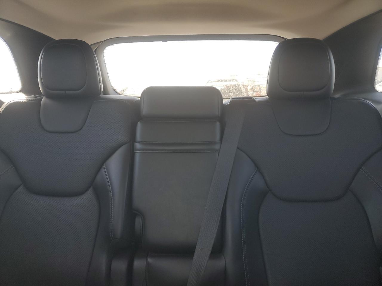 2019 Jeep Grand Cherokee - Image 10