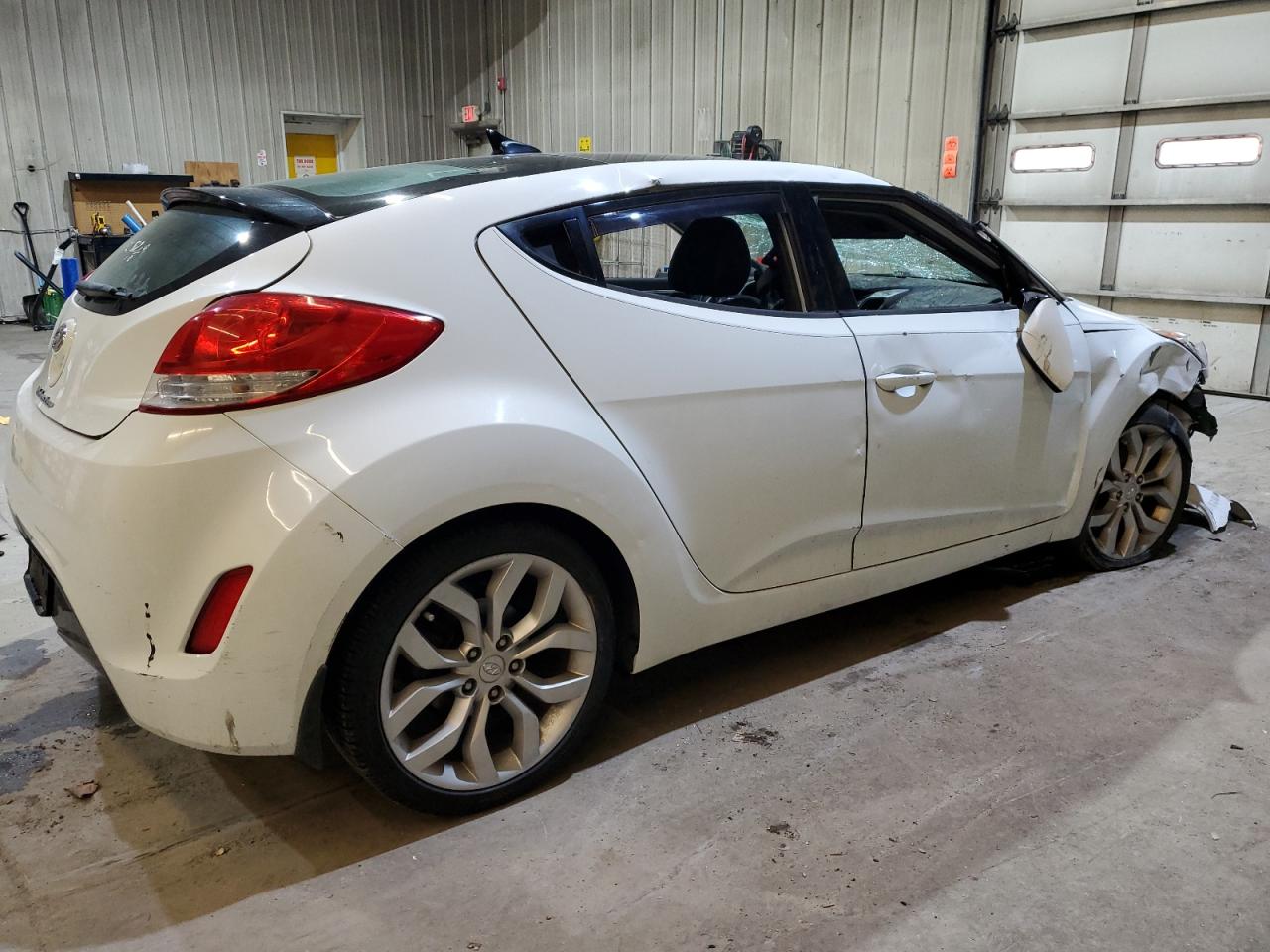 2013 Hyundai Veloster - Image 3