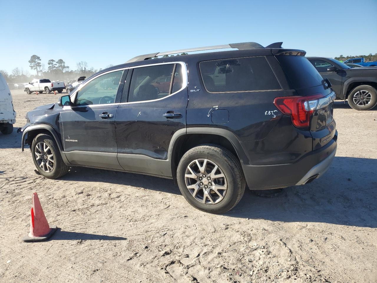 2021 GMC Acadia - Image 2