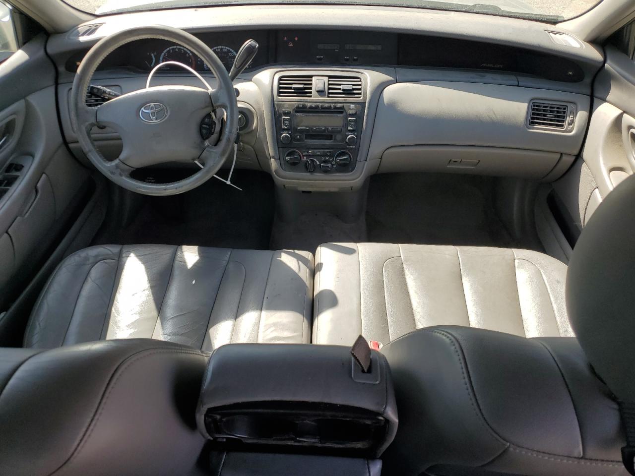 2002 Toyota Avalon - Image 8