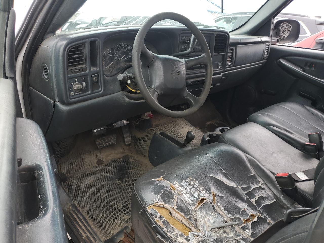 2001 Chevrolet Silverado - Image 8